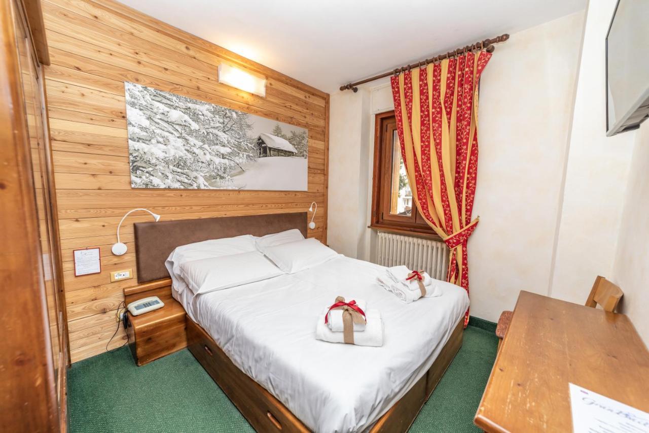 Hotel Gran Baita Oulx Buitenkant foto