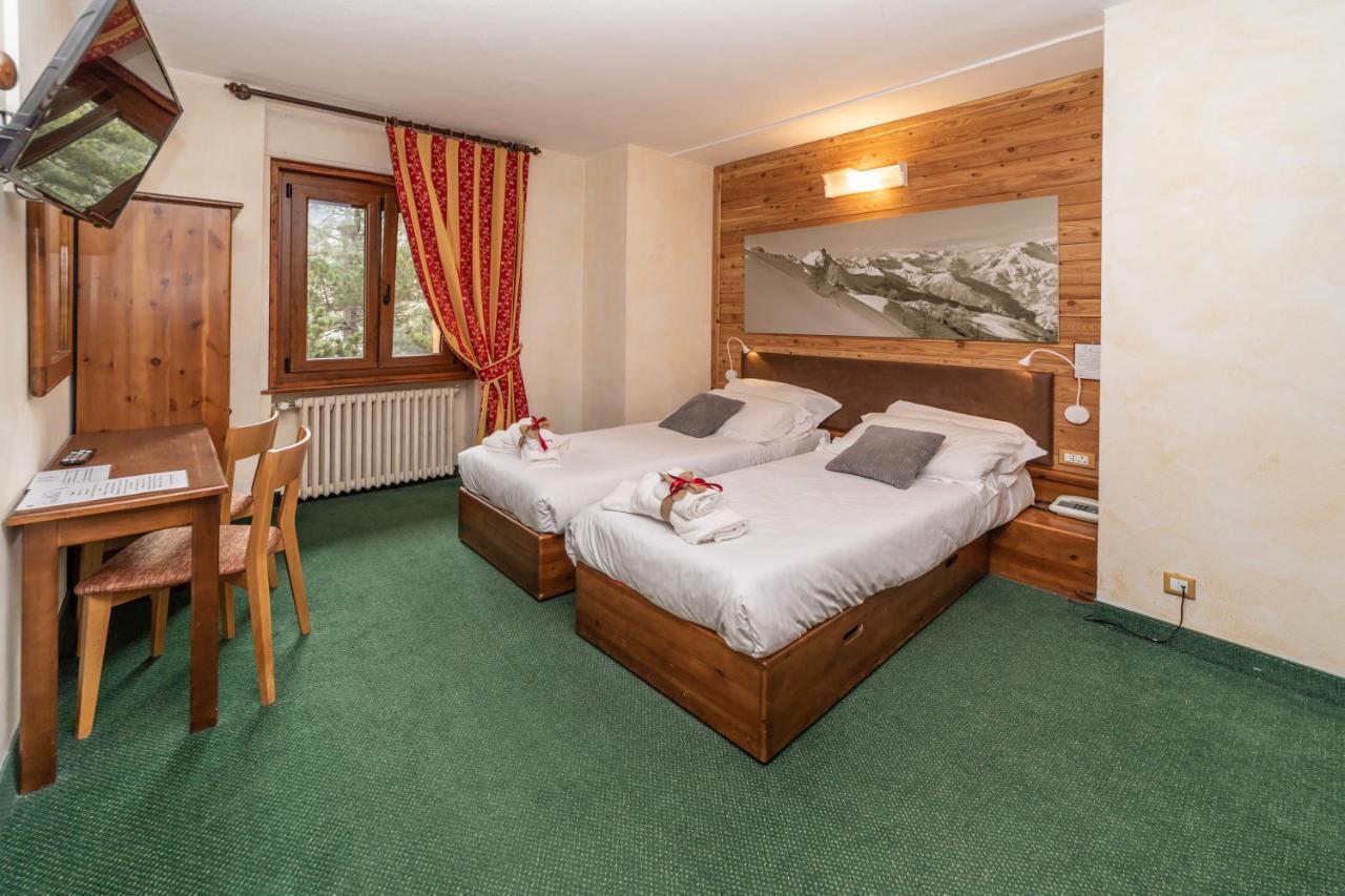 Hotel Gran Baita Oulx Buitenkant foto
